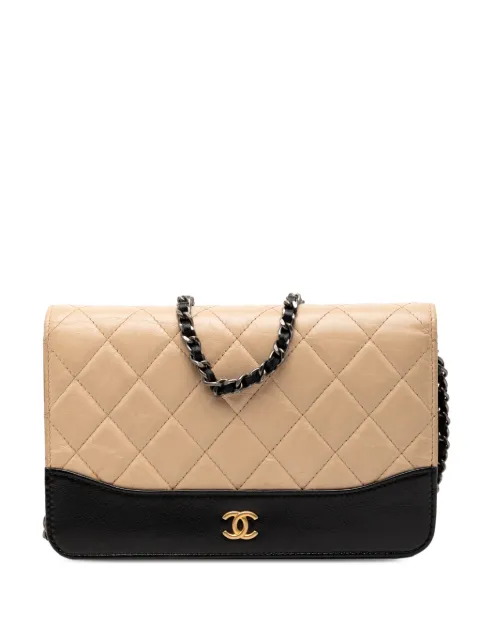CHANEL Pre-Owned bolsa crossbody Gabrielle Wallet On Chain de piel de becerro envejecida capitonada bicolor 2018