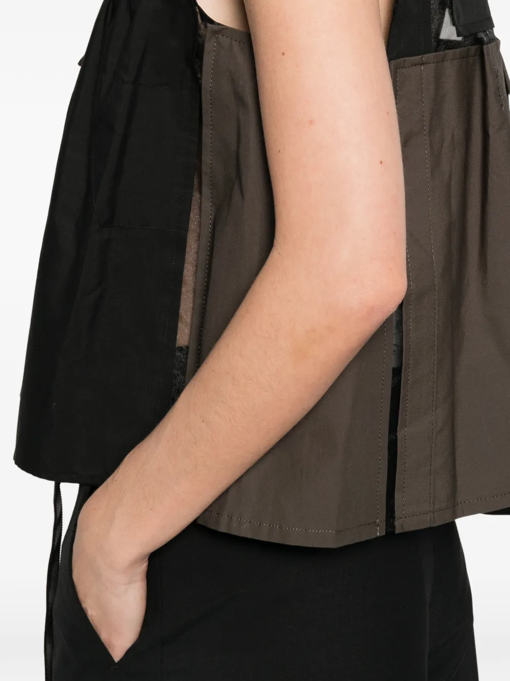 sacai Mouwloze blouse met zak Groen