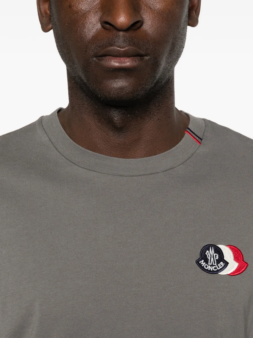 Moncler T-shirt met logopatch Grijs