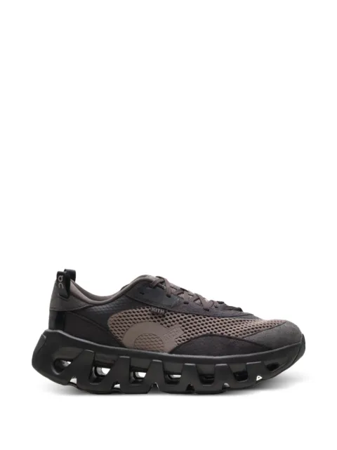 On tenis K-Tech 2 Thorn Ganache en colaboración con Kith