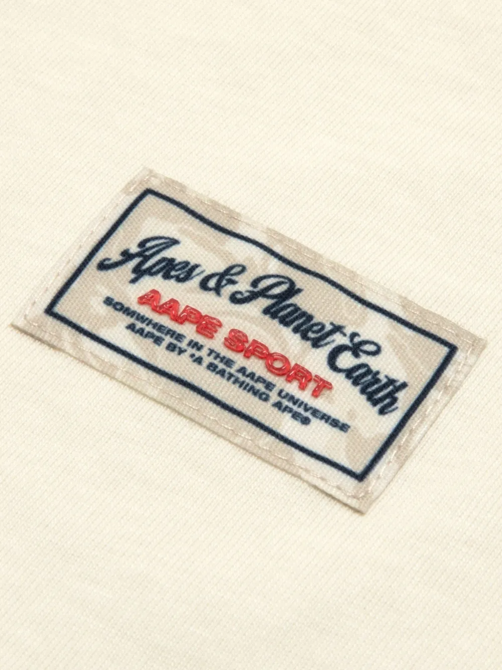 AAPE BY *A BATHING APE AAPE sport T-shirt met patch Beige