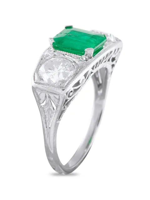LB Exclusive diamond and emerald ring