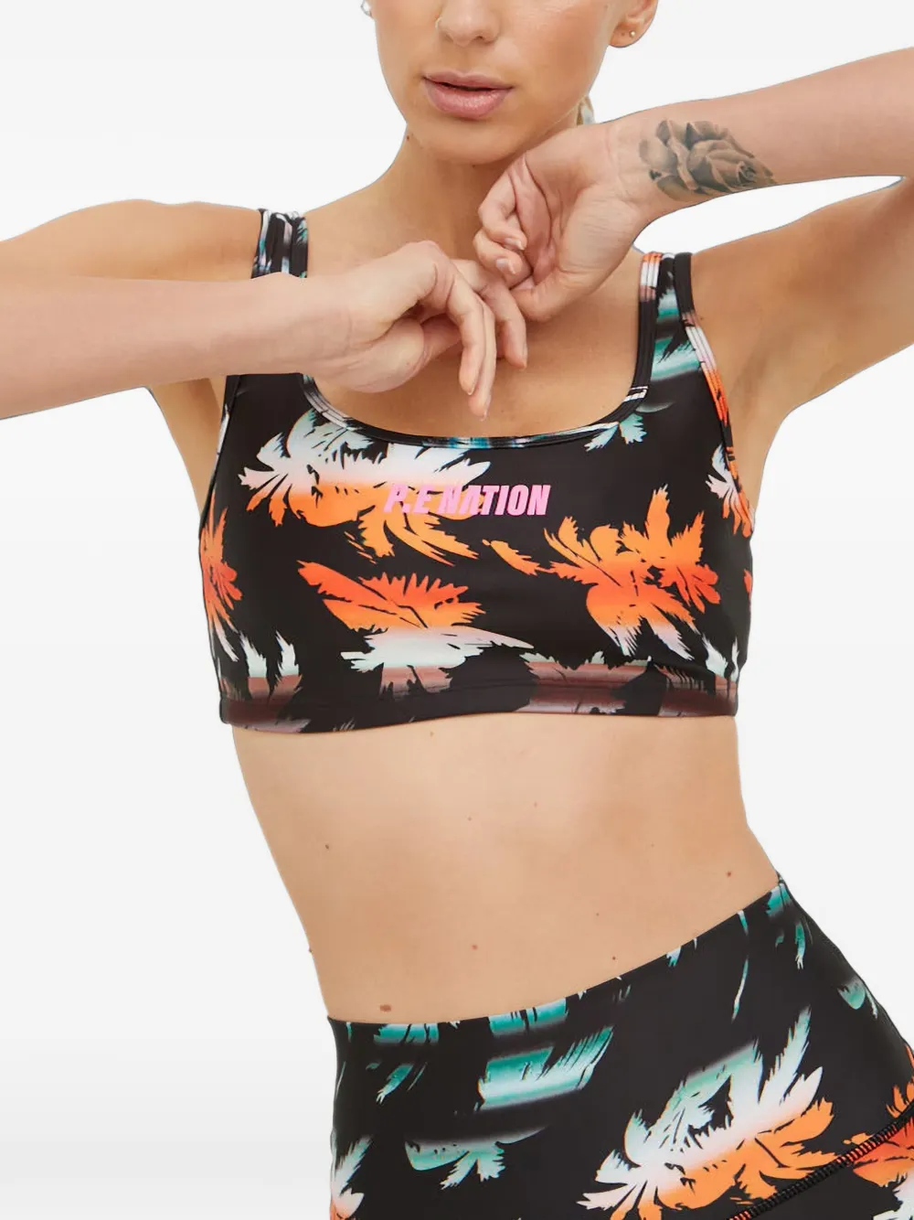P.E Nation Oasis sport-bh met palmprint en uitgesneden details Zwart