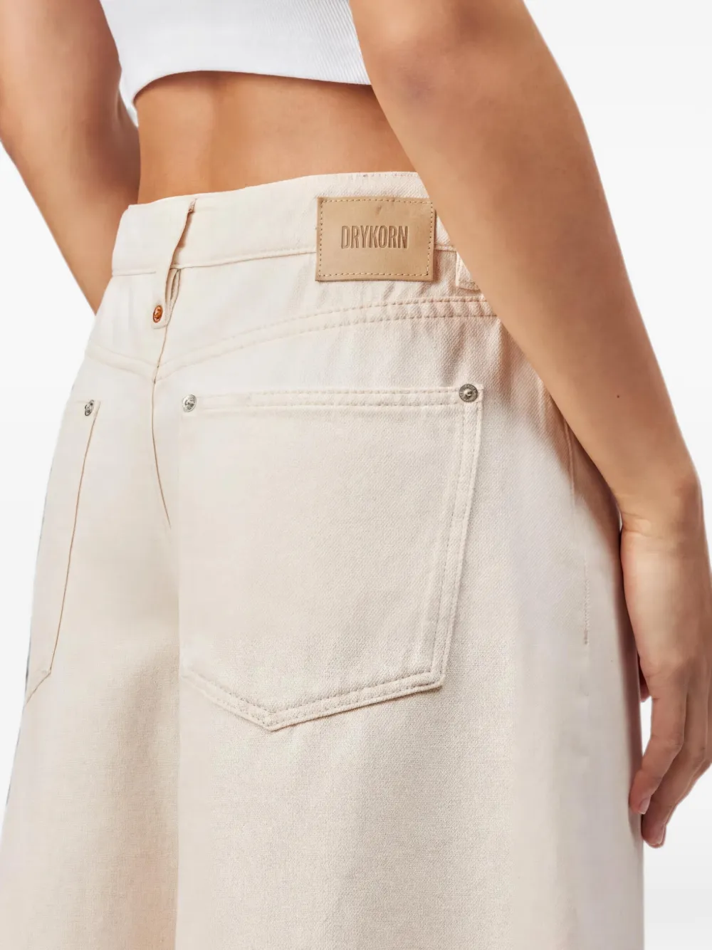 Drykorn None logo-patch denim shorts Beige