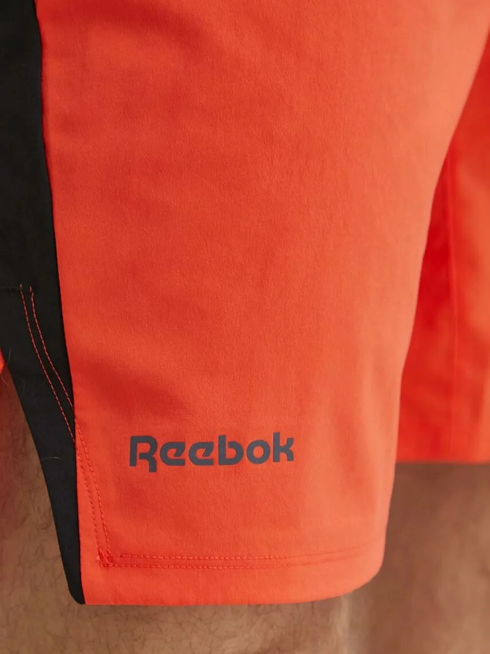Reebok Shorts met logoprint Oranje