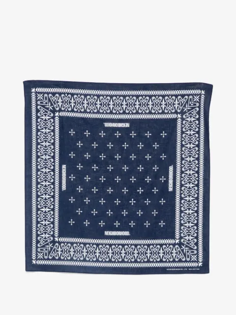 Neighborhood cross-patterned scarf