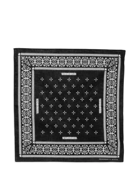 Neighborhood cross-pattern scarf