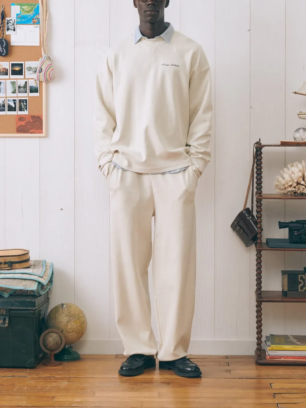 Maison Labiche Sweater met geborduurd logo Beige