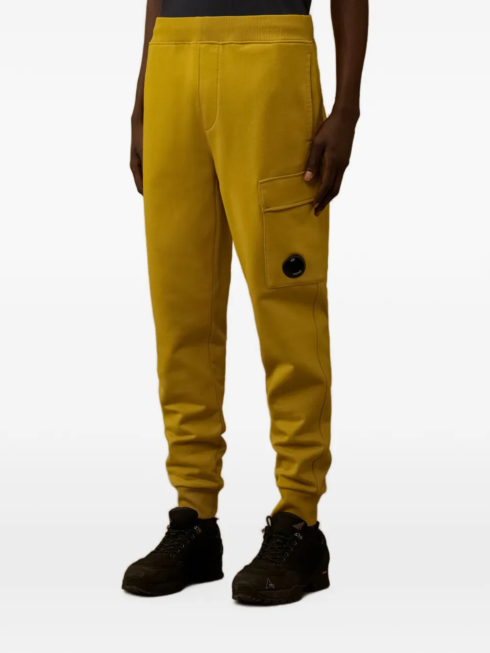C.P. Company Diagonal Raised katoenen trainingsbroek met cargo-zak Geel