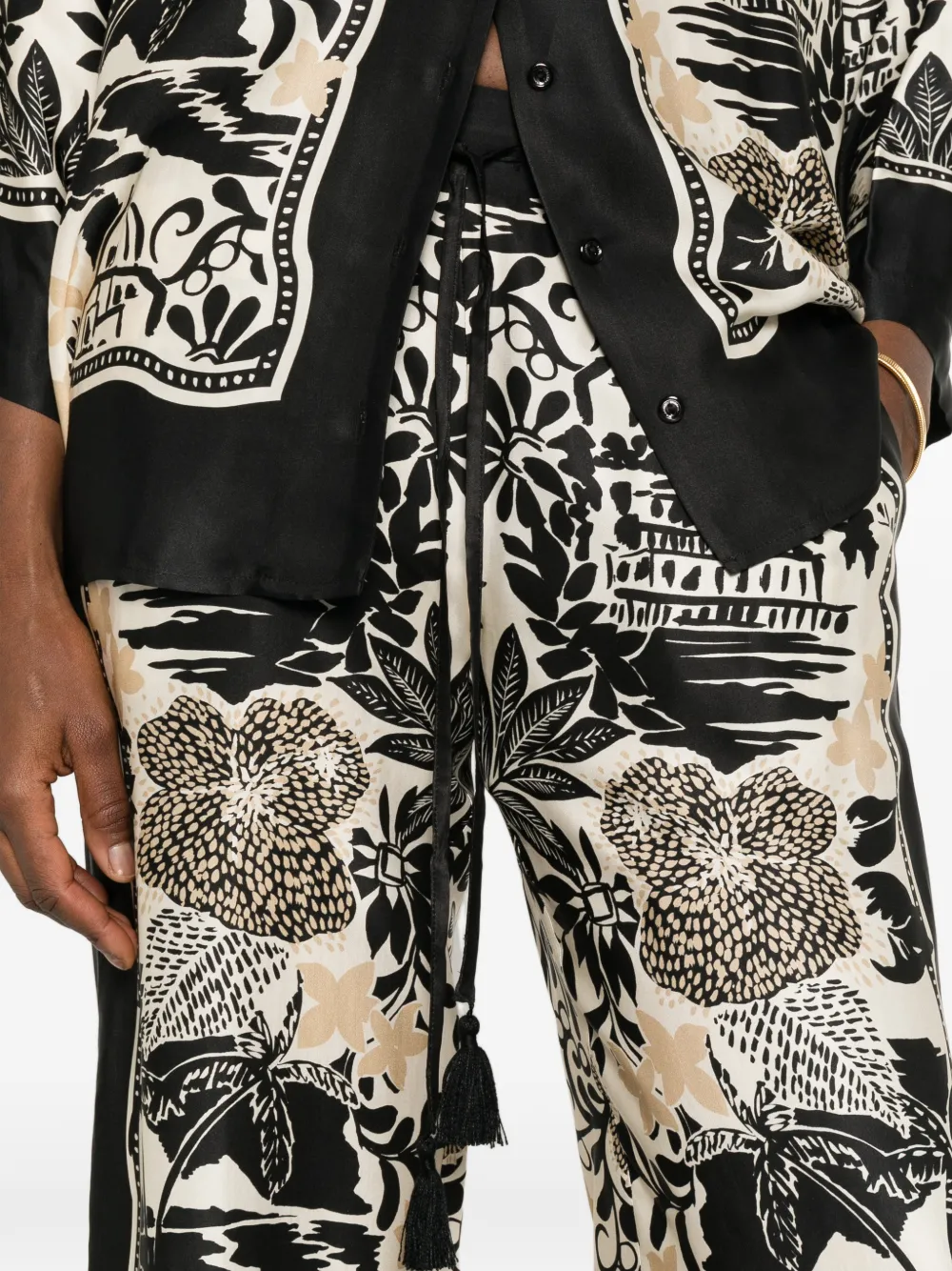 ERMANNO FIRENZE Broek met bloemenprint Zwart