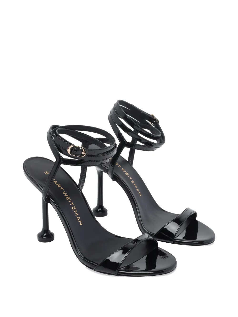 Stuart Weitzman Pumps met ronde neus en gesp Zwart