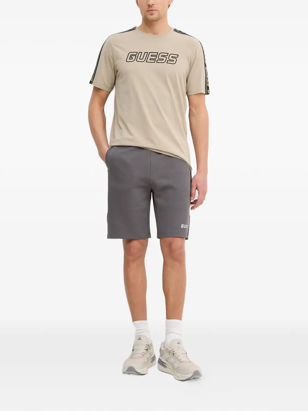 GUESS USA logo-detail striped cotton shorts Grijs