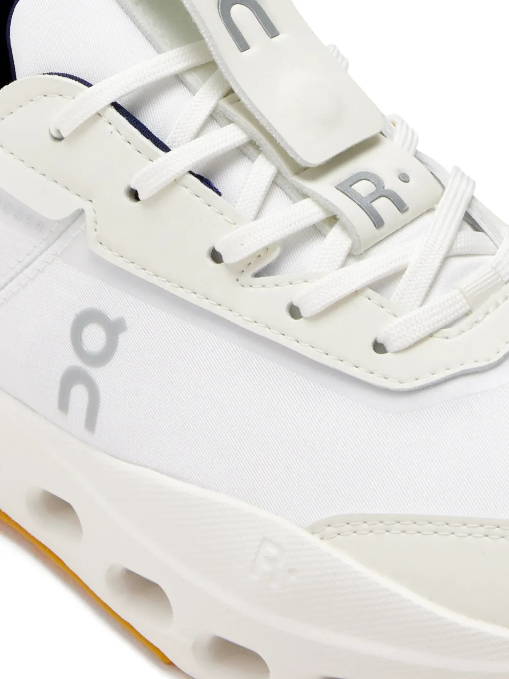 On Sneakers met vlakken Wit