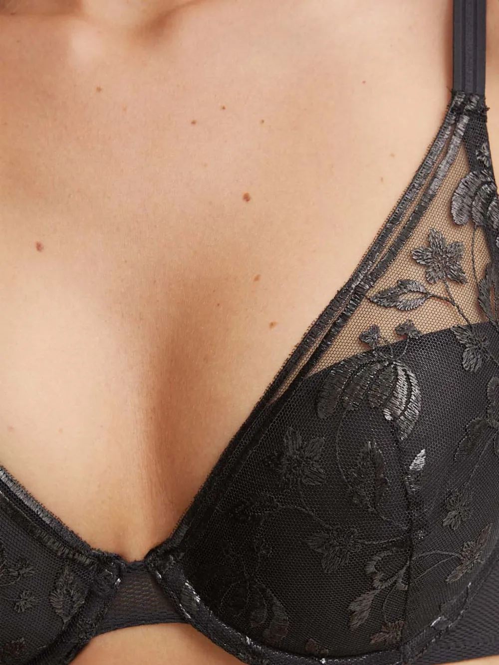 Chantelle floral-embroidered mesh-panelled bra Zwart