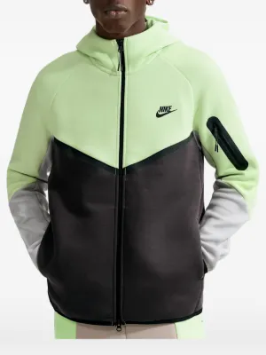 Nike テックフリース 