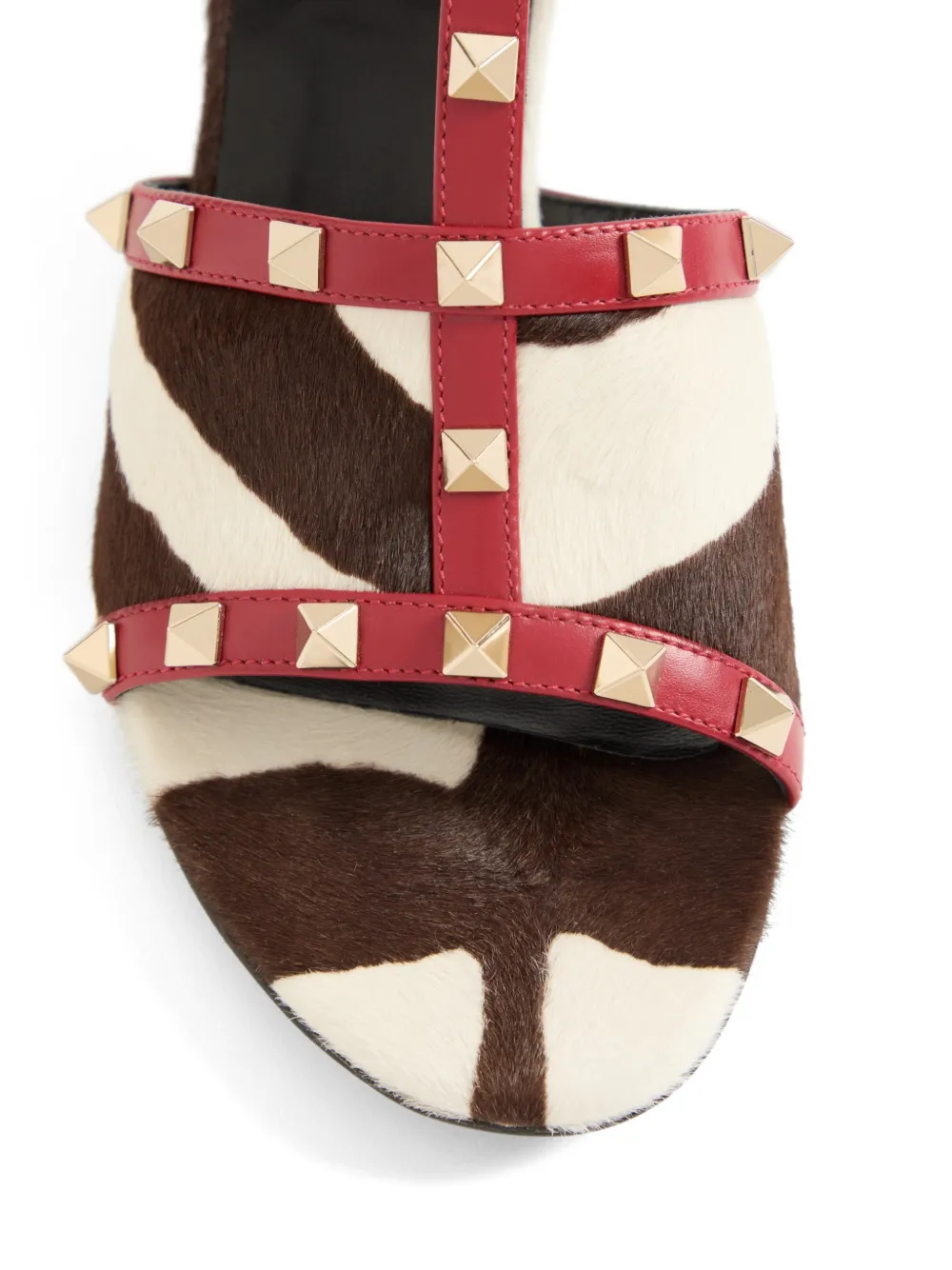 Valentino Garavani Rockstud sandalen met zebraprint Bruin