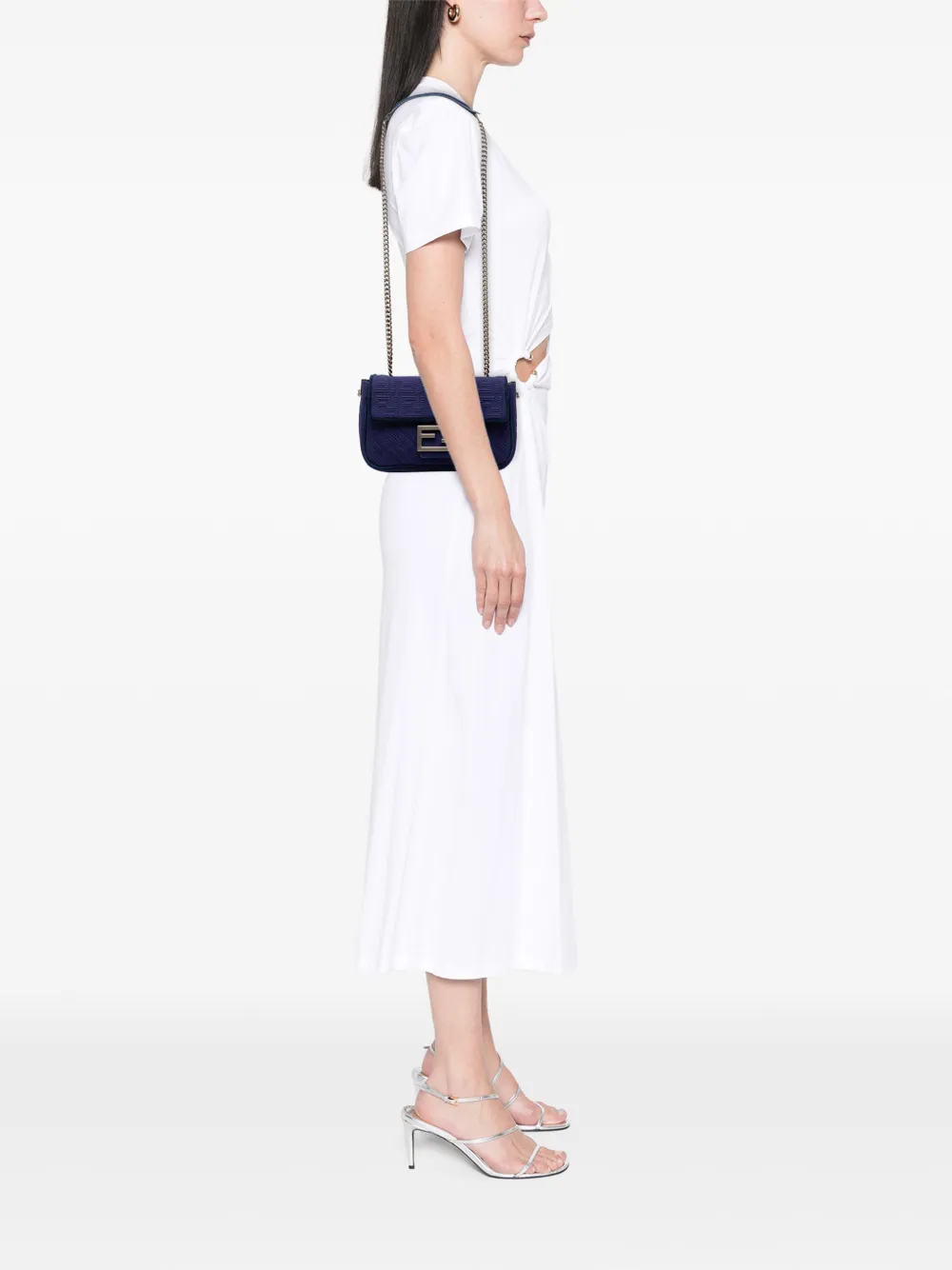  Fendi Pre-owned Borsa A Spalla Baguette Midi Goffrata In Tessuto Tecnico Con Motivo Zucca E Catena 2000-2025 - Blu 