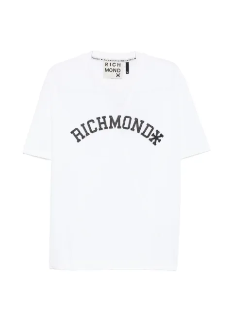 John Richmond playera con parche del logo