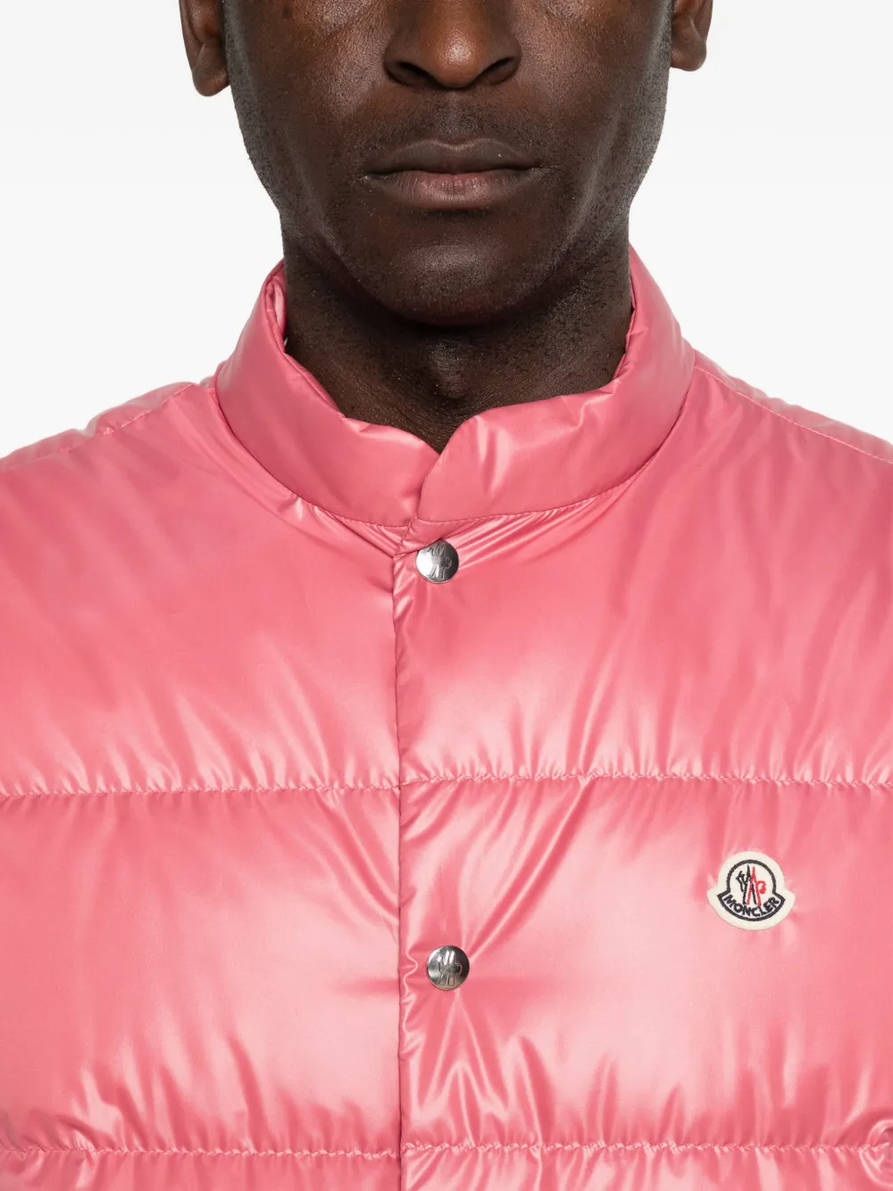 Moncler Restigo gewatteerde bodywarmer met knopen Roze