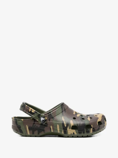 Crocs zuecos Classic con estampado militar
