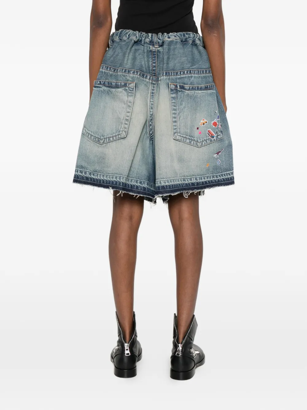 Maison MIHARA YASUHIRO Denim shorts met stickerprint en franje Blauw