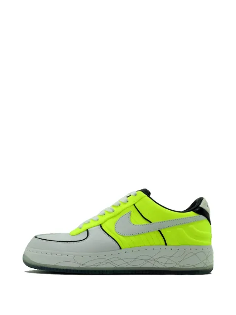 Nike tenis con logo