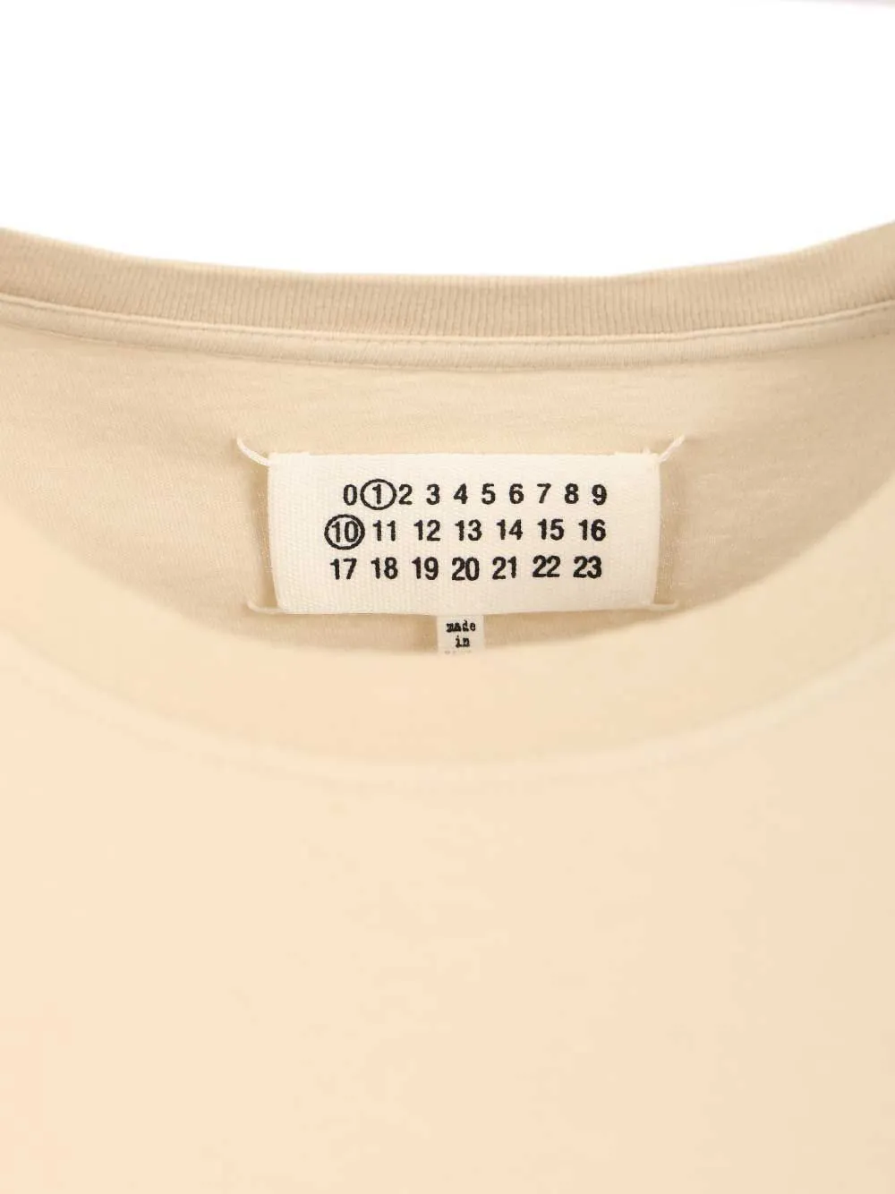 Maison Margiela numeriek T-shirt Beige