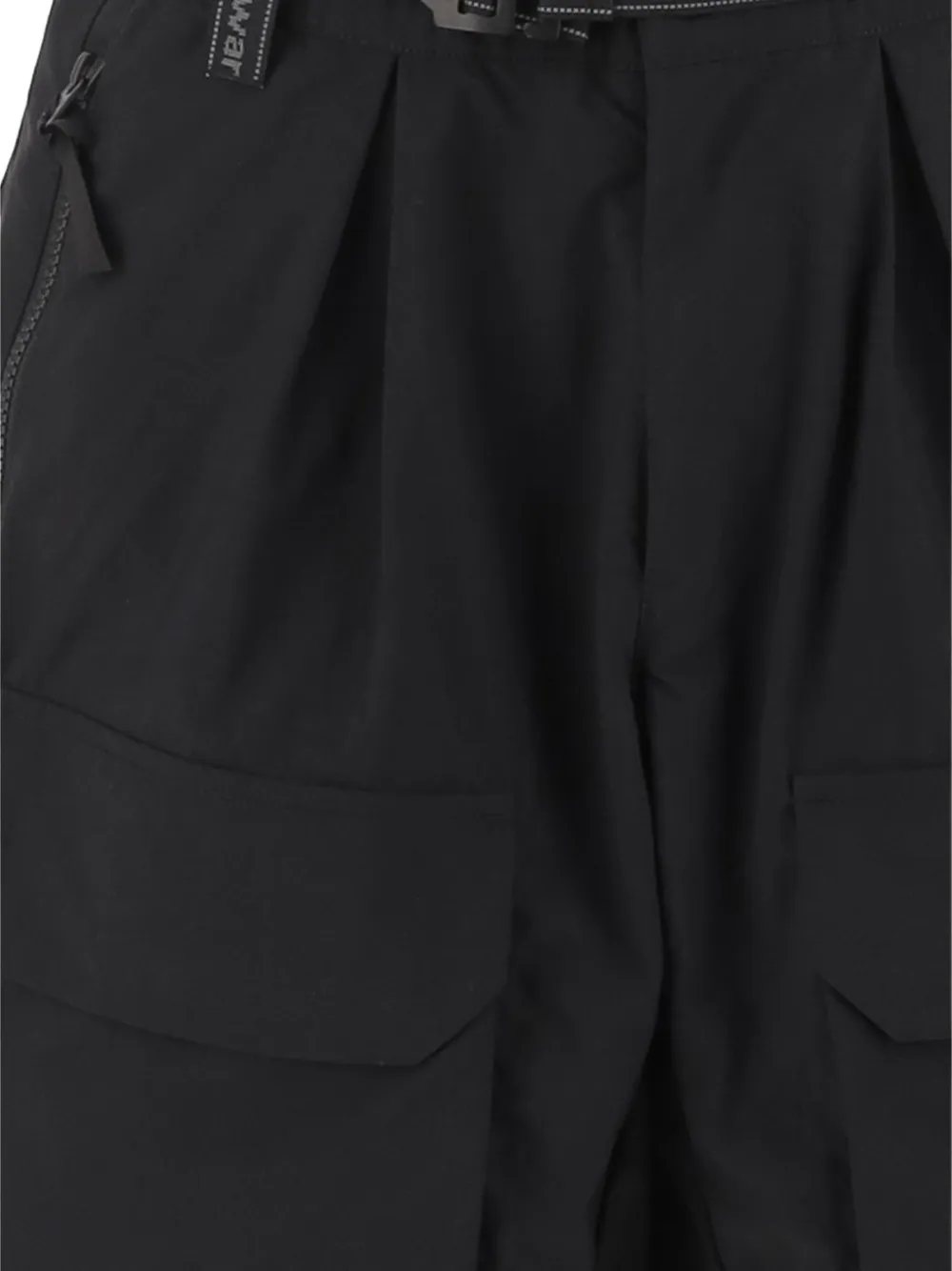  And Wander Bermudas Con Bolsillo Plisado - Negro 