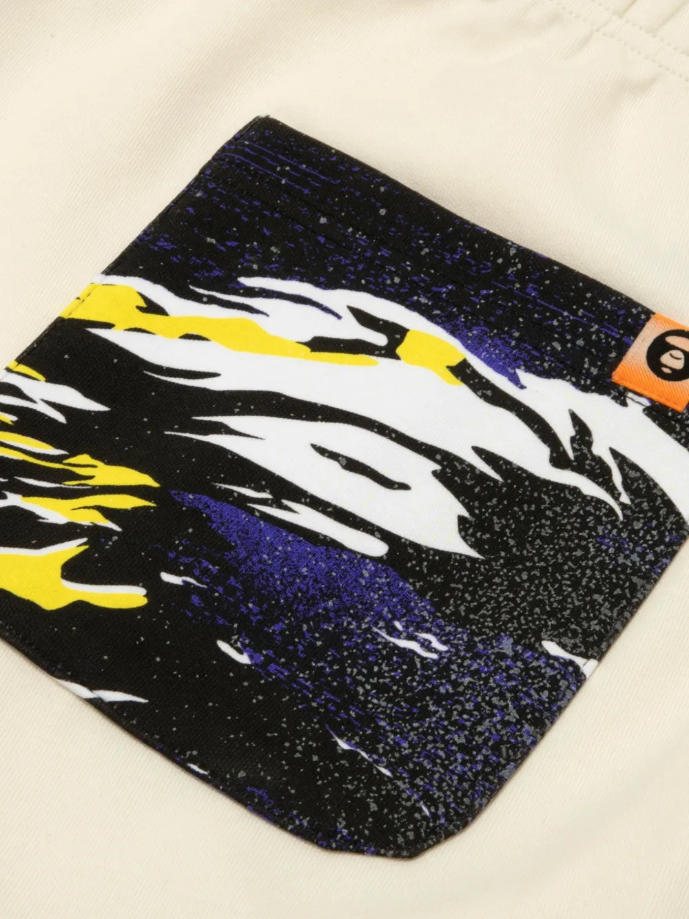 AAPE BY *A BATHING APE Shorts met zak Beige