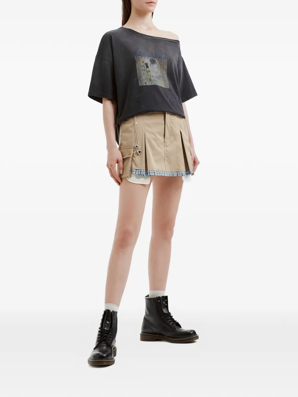  Musium Div. Heart-charm Pocket Shorts - Neutrals 
