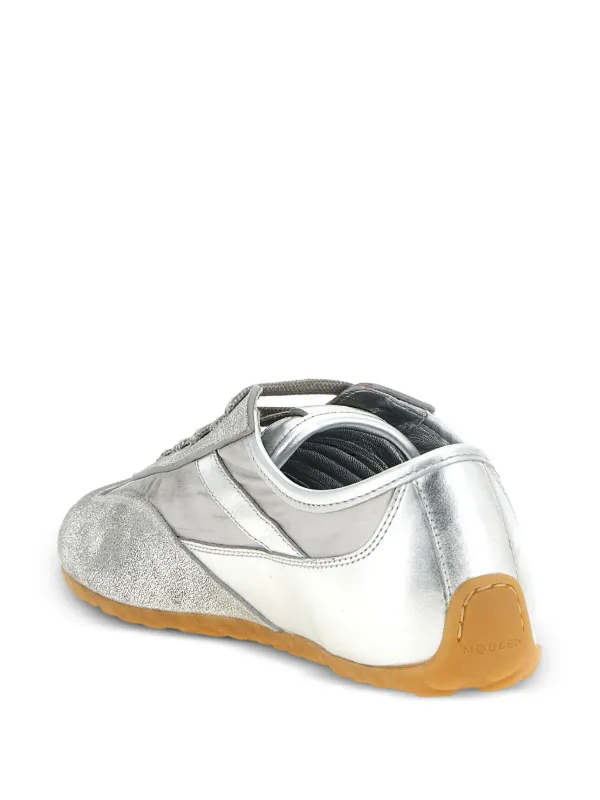 Alexander McQueen Tênis Com Logo Gravado | Prateado | FARFETCH BR