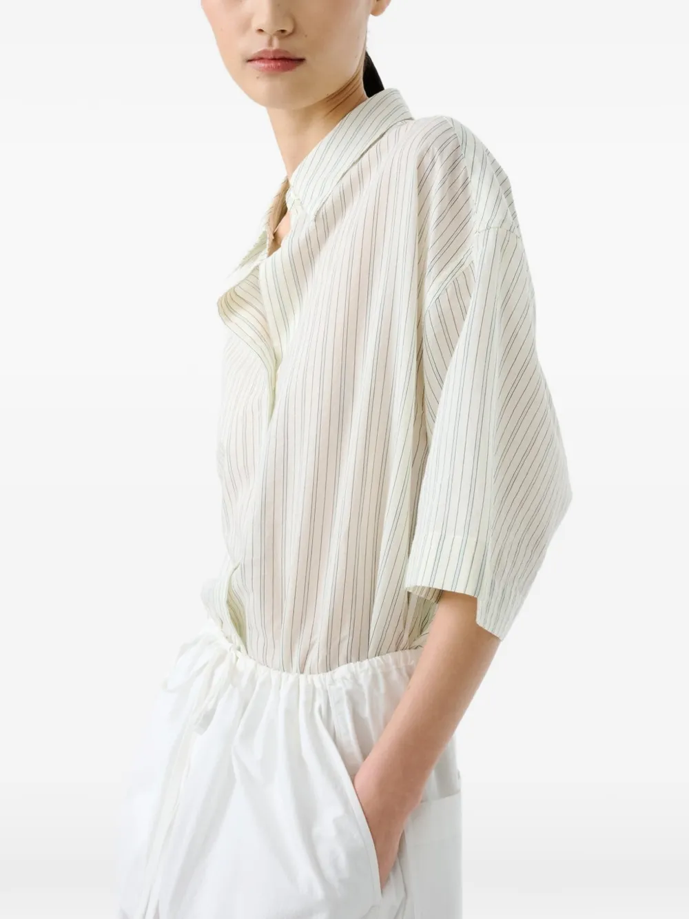 Studio Nicholson Merle gestreept blouse met puntkraag Beige