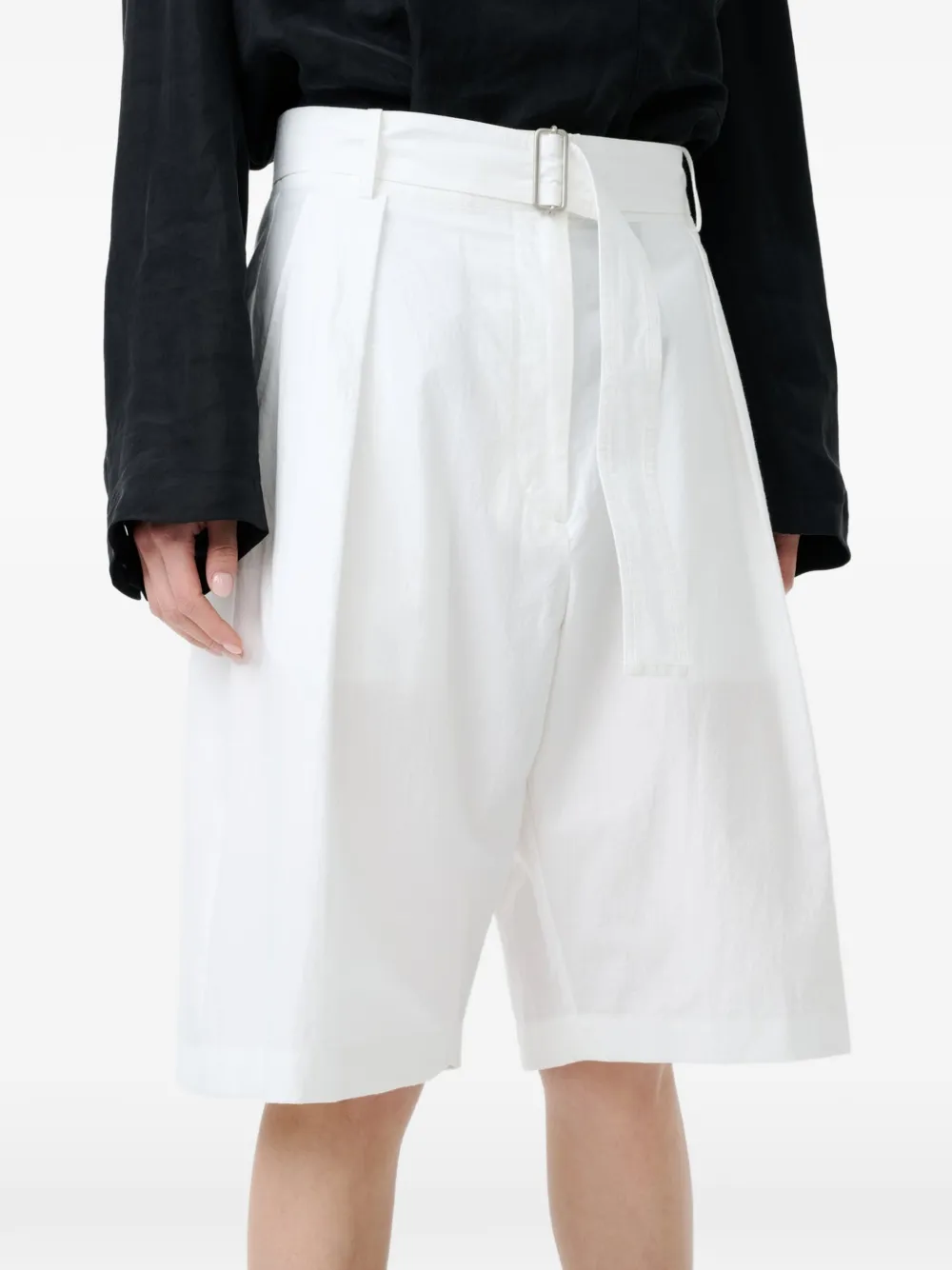 Studio Nicholson Creon geplooide shorts met riem Wit