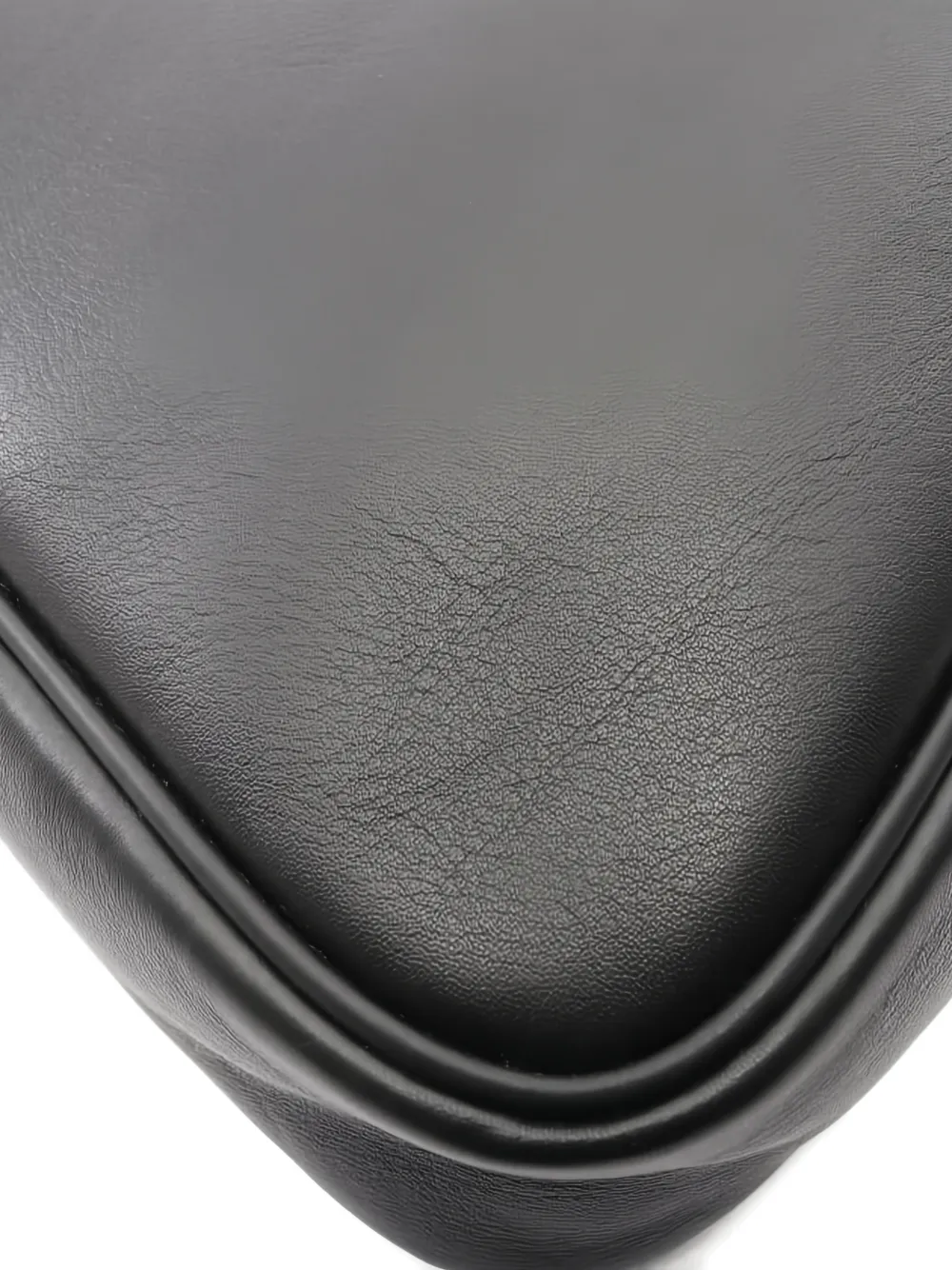 Gucci Pre-owned Medium Leather Shoulder Bag in Black, view 4