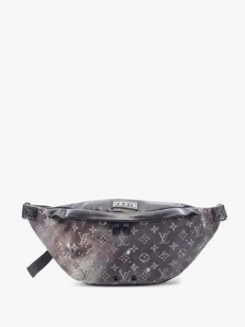 Louis Vuitton Pre-Owned 2018 Discovery Bumbag Monogram belt bag