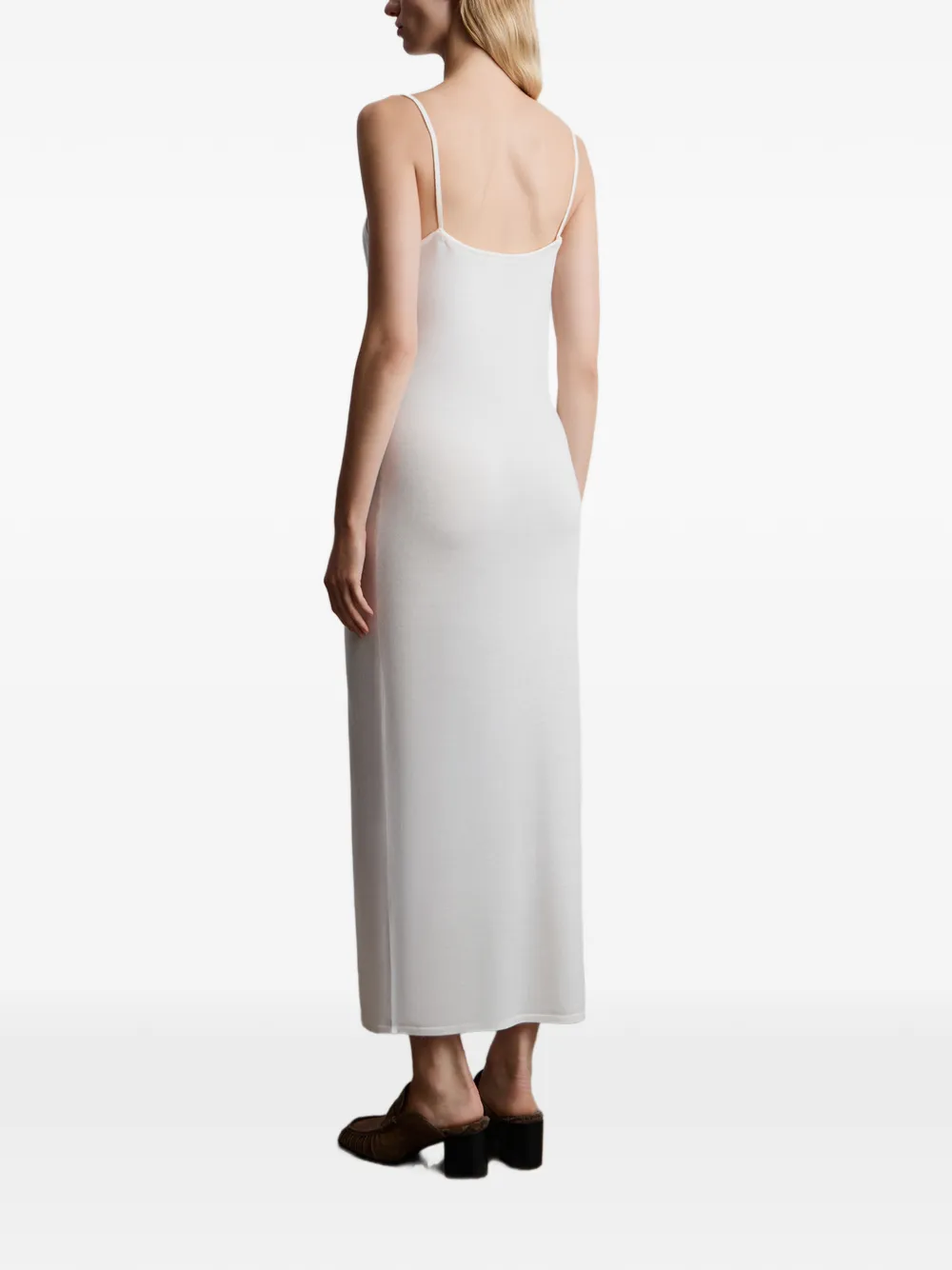 12 STOREEZ Fijngebreide maxi-jurk Beige