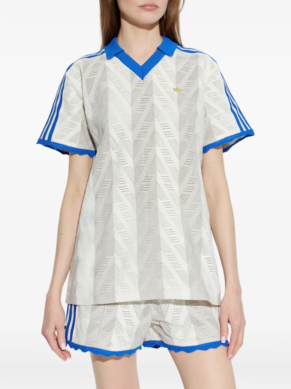 adidas T-shirt met V-hals met geperforeerde details Beige