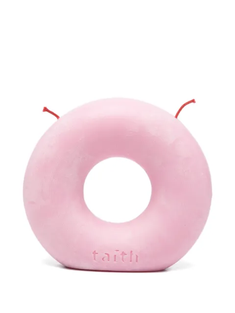 Taith Ho round-shape candle
