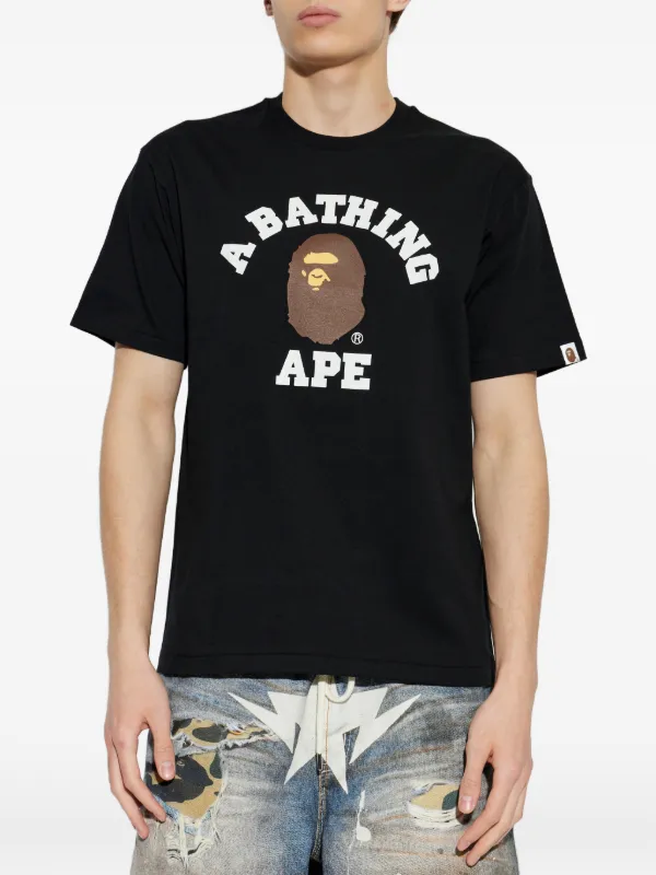 A BATHING APE® Camiseta Com Estampa De Logo | Preto | FARFETCH BR