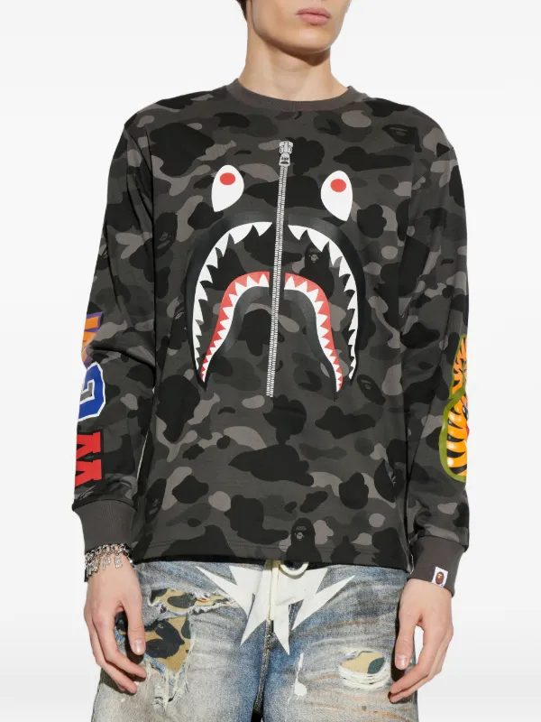 A BATHING APE® カモフラージュ シャーク Tシャツ | ブラック
