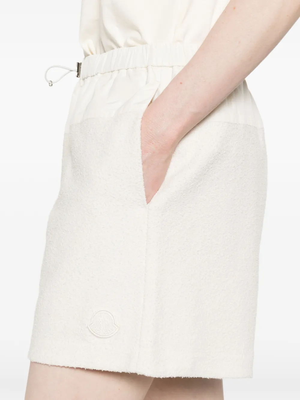 Moncler Shorts met logopatch en trekkoord Beige