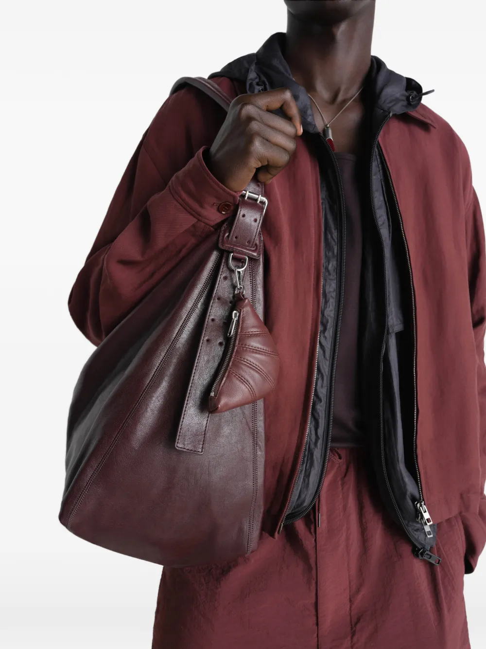 LEMAIRE Croissant leren sleutelhanger met rits Rood