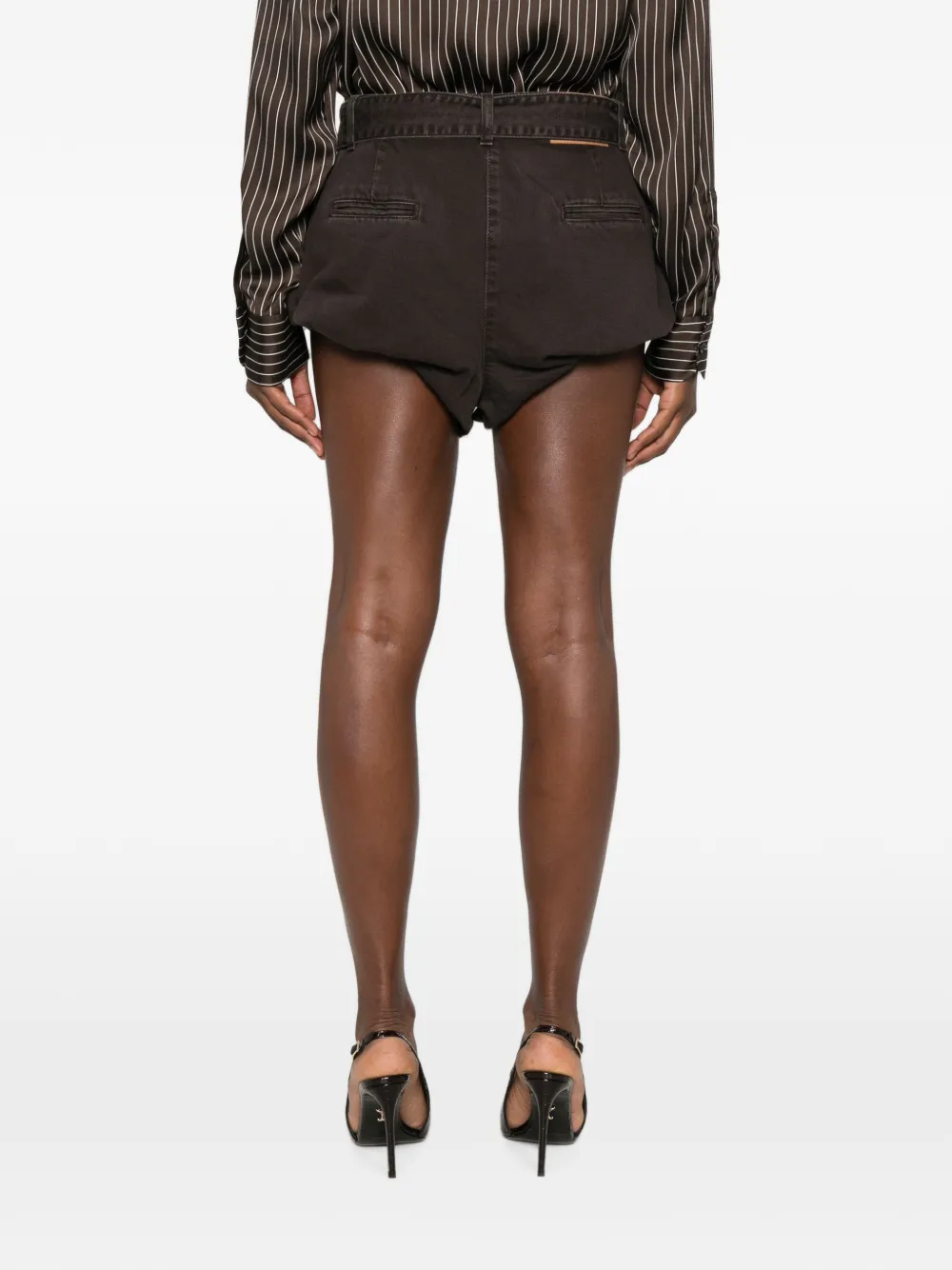 Magda Butrym Geplooide shorts met riem Bruin