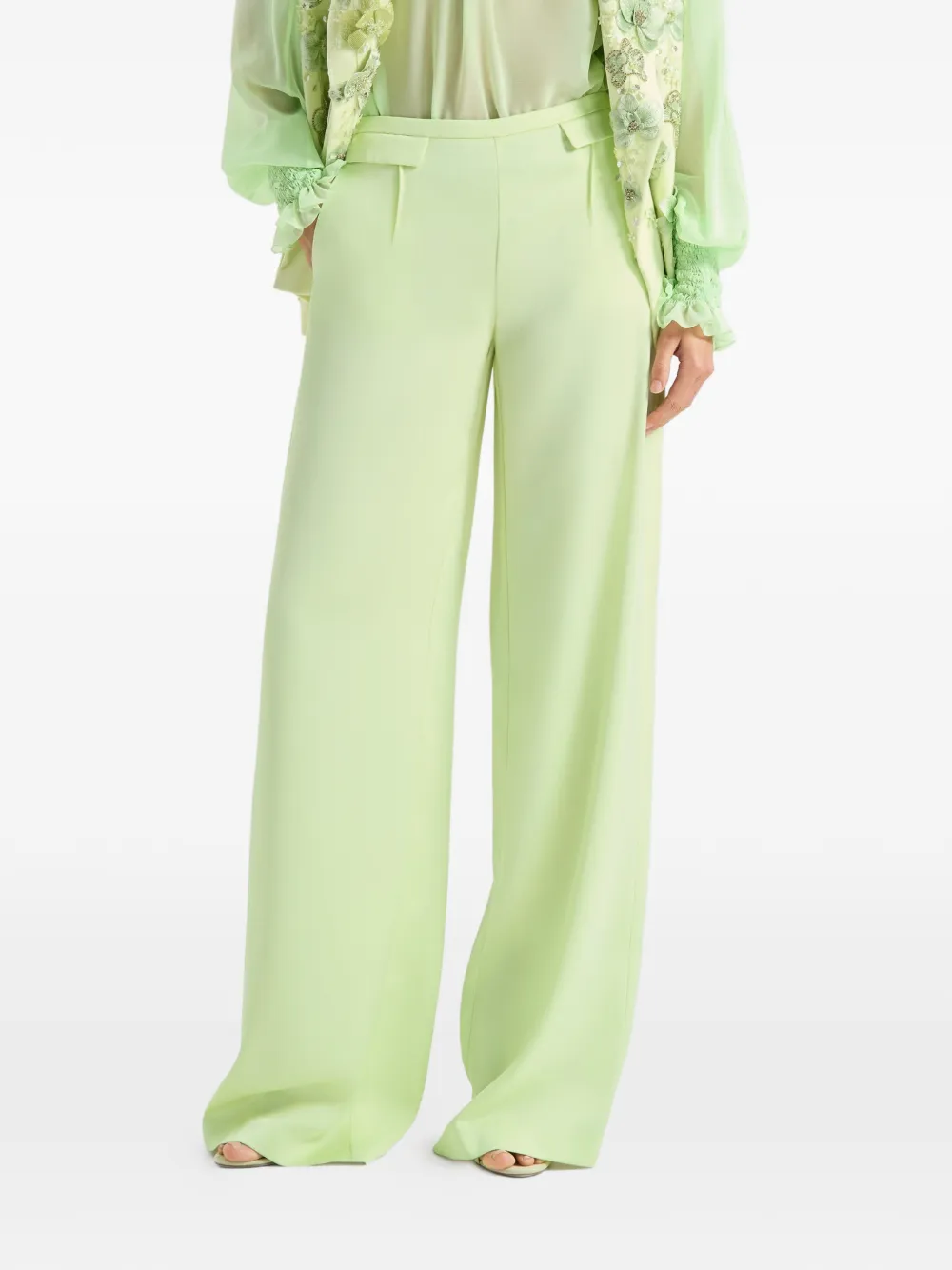 Genny Broek met klepzakken Groen