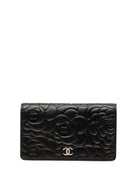 CHANEL Pre-Owned 2012-2013 CC Embossed Lambskin Camellia Bifold Wallet long wallets