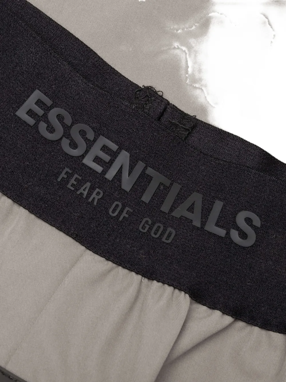 FEAR OF GOD ESSENTIALS KIDS Ruimvallende broek Beige