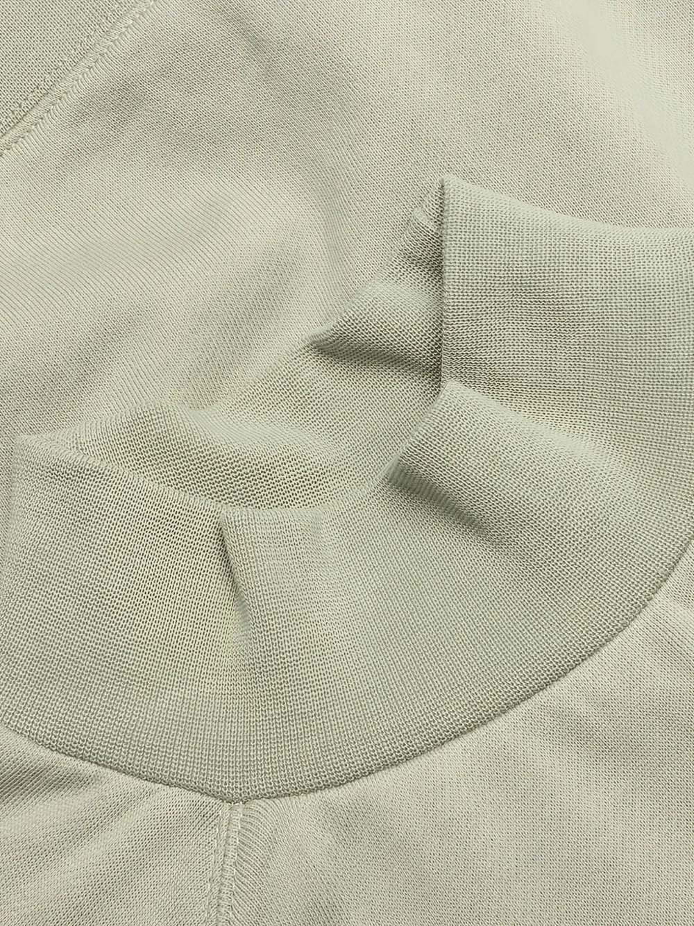 FEAR OF GOD ESSENTIALS mock-neck logo-patch T-shirt Groen