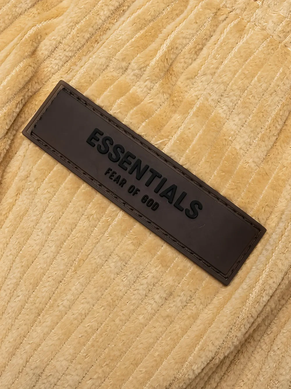 FEAR OF GOD ESSENTIALS Ribfluwelen shorts Beige