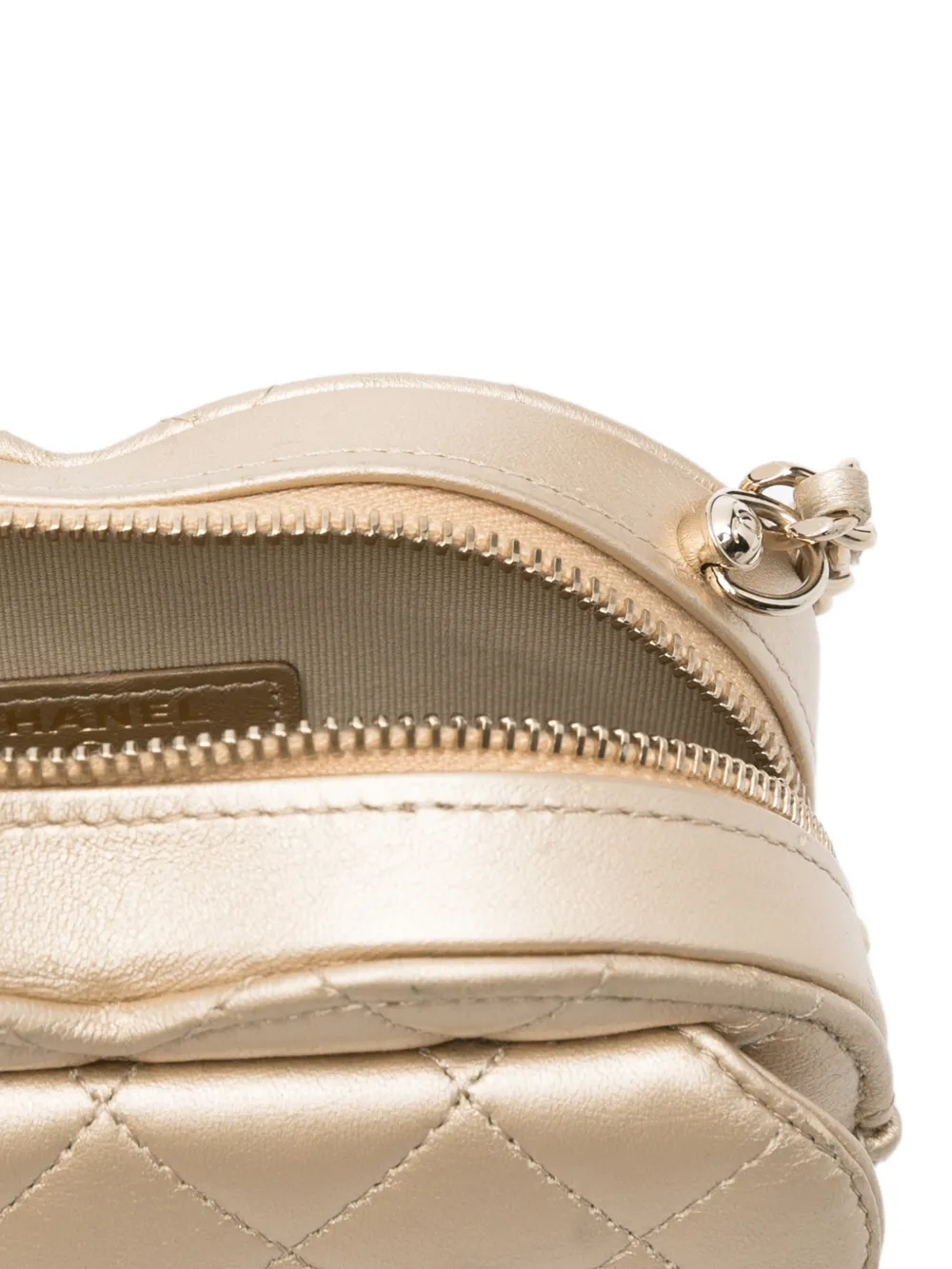 CHANEL Pre-Owned ハートシェイプ レザーショルダーバッグ S