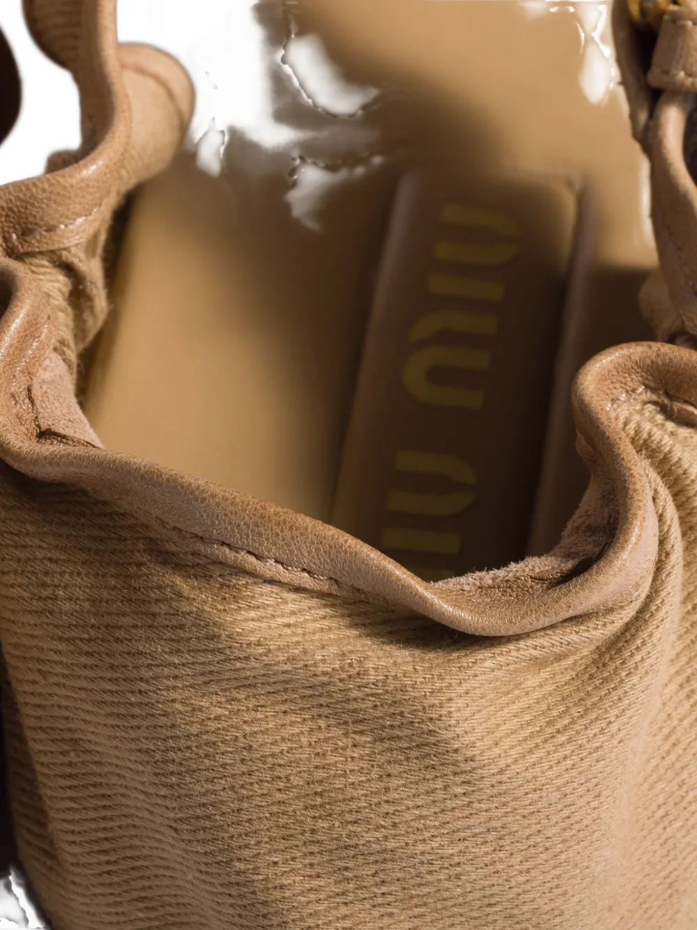 Miu Sandalen van nappaleer met ruches Beige